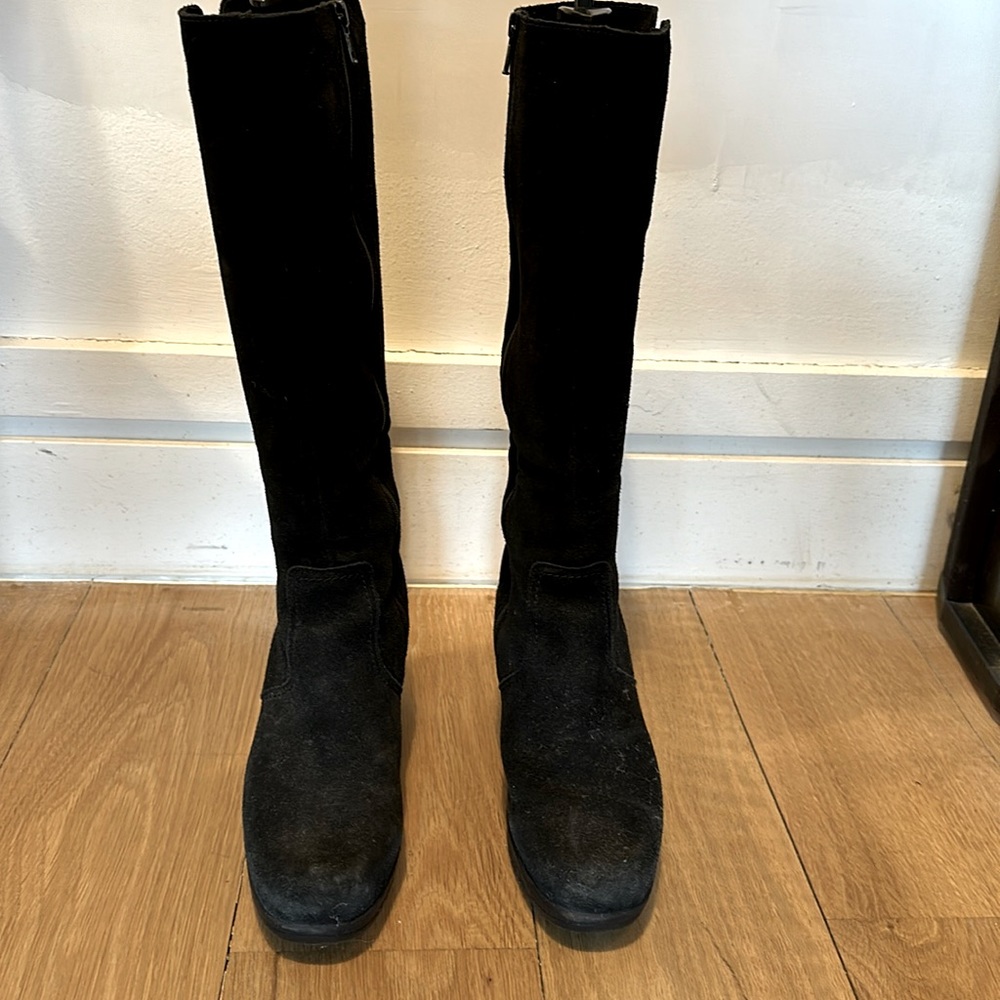 La Canadienne suede platform zip up boots